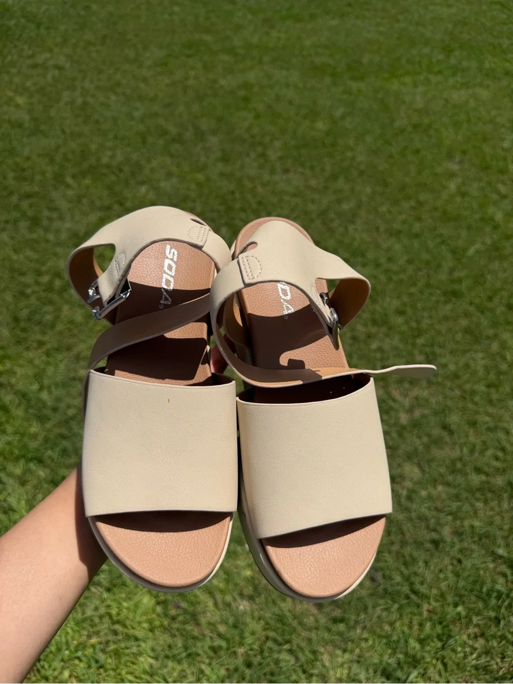 Soda Beige Platform Sandals – Women’s Size 7